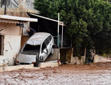 Σε επιφυλακή η ΕΛ. ΑΣ. για πλιάτσικο συμμοριών Ρομά στα σπίτια των πλημμυροπαθών σε Μάνδρα και Νέα Πέραμο